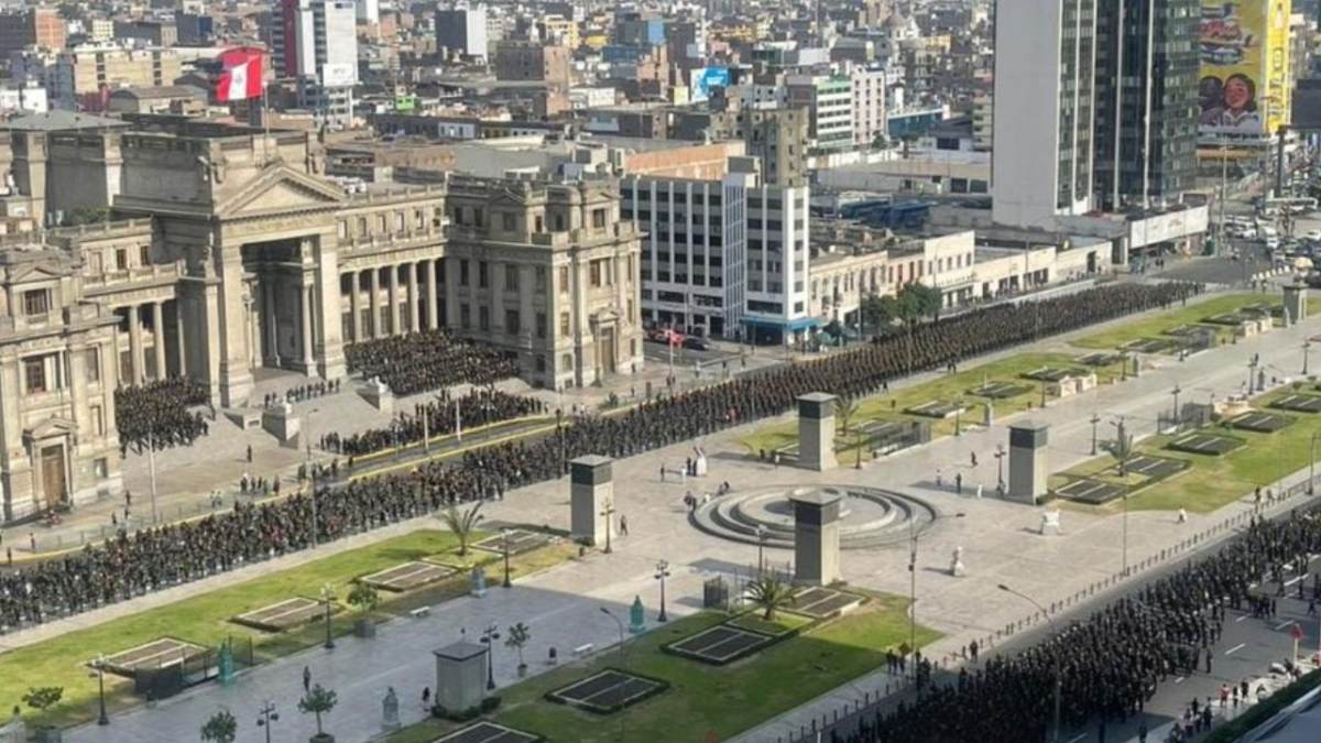 Perú: el gobierno concentra 10.000 agentes en Lima para reprimir la Huelga Nacional