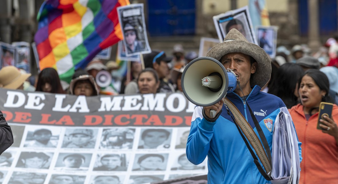 Del país profundo a Lima: La génesis de la protesta en Perú vista por el excanciller Héctor Béjar