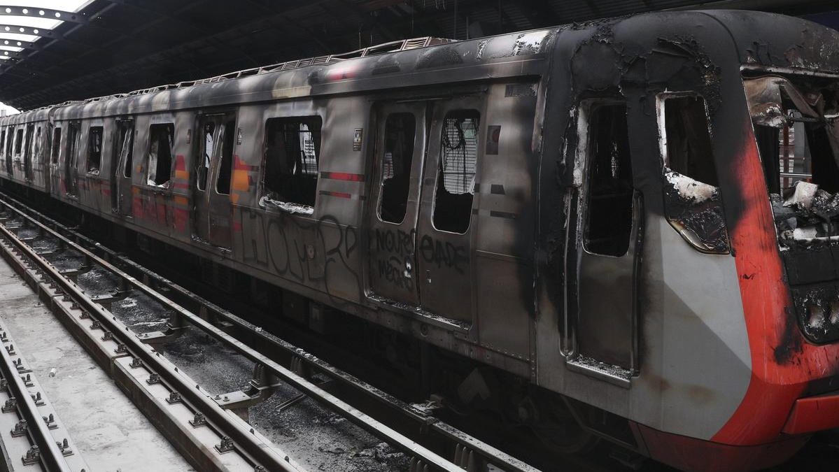 A tres años de los incendios: ¿Quién quemó el Metro?