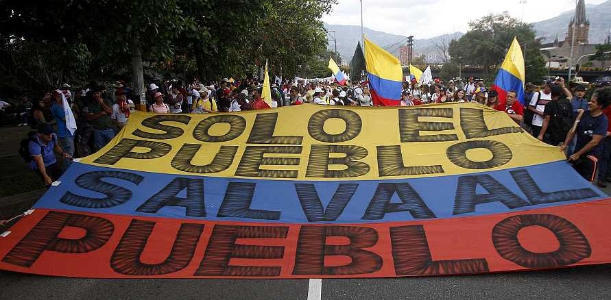 Colombia: «Golpe blando» contra Presidente Petro está en marcha
