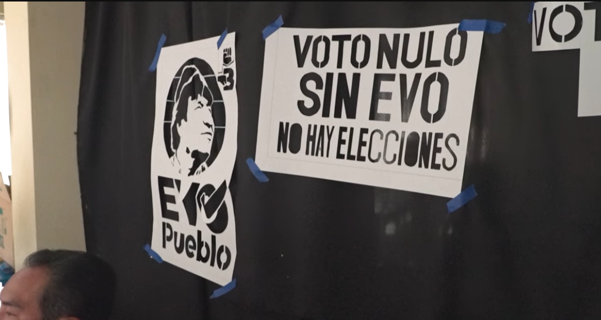Bolivia: parlamentarios denuncian que ocurrirá un fraude este domingo, mientras el gobierno prepara movilización de militares