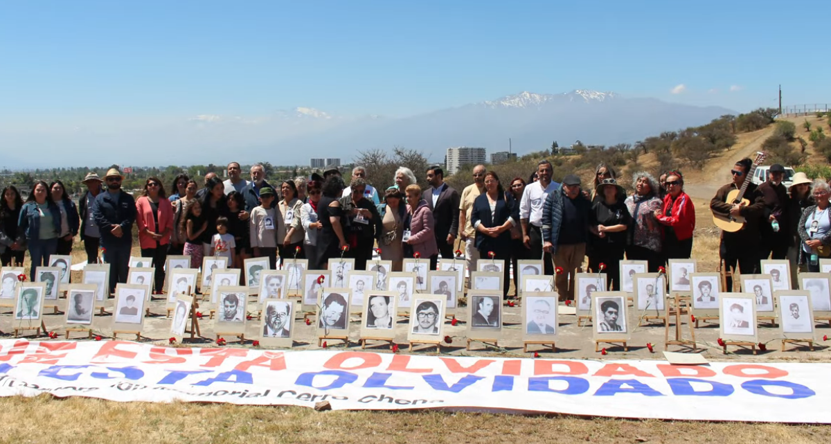 Familiares y autoridades de Gobierno conmemoraron a los 101 ejecutados en el cerro Chena